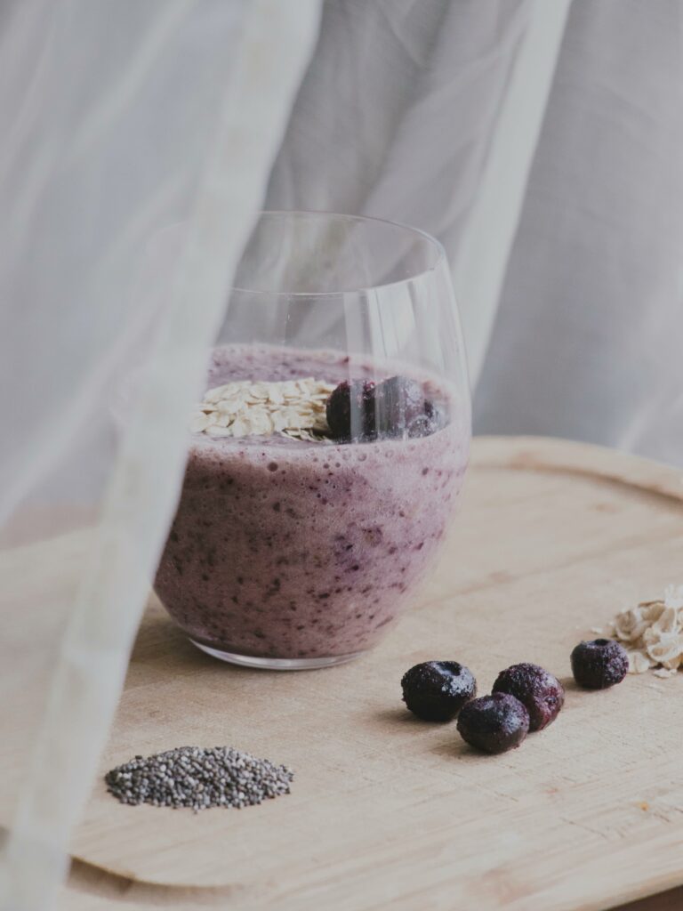 Banana Berry Oats Smoothie With Delicious and Nutritious